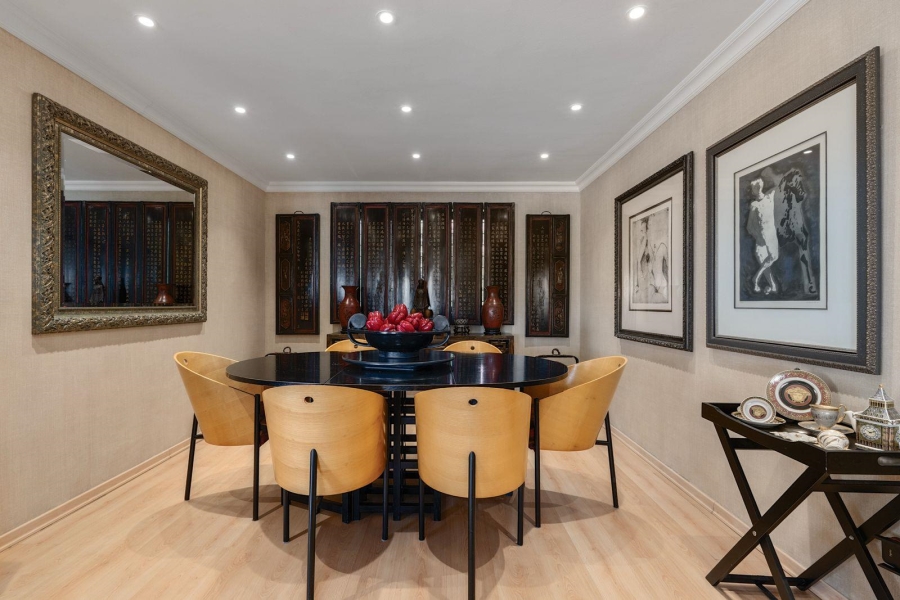 3 Bedroom Property for Sale in Sea Point Western Cape